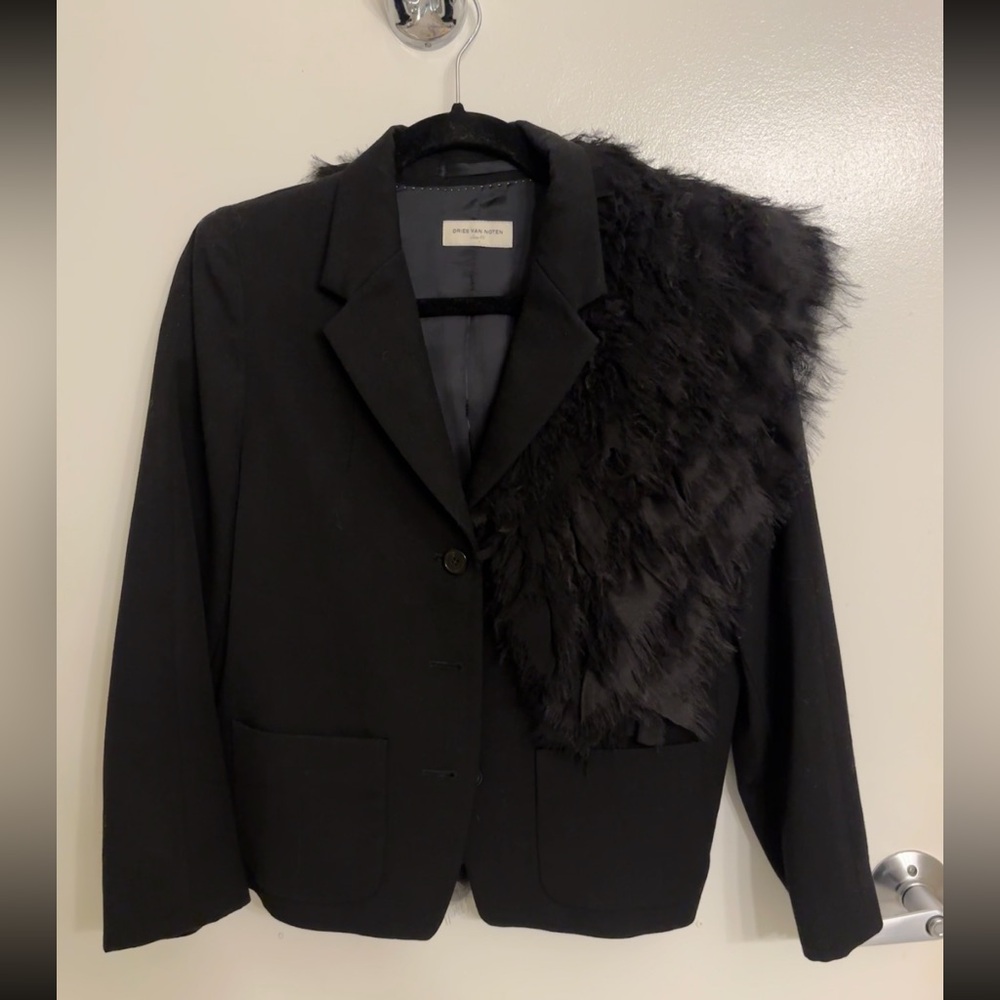 Rare- DRIES VAN NOTEN Women’s Feather Embellished Black Blazer